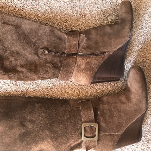 EUC Marco Santi tall knee high medium brown suede boot with buckle wedges 8.5 - Picture 5 of 10